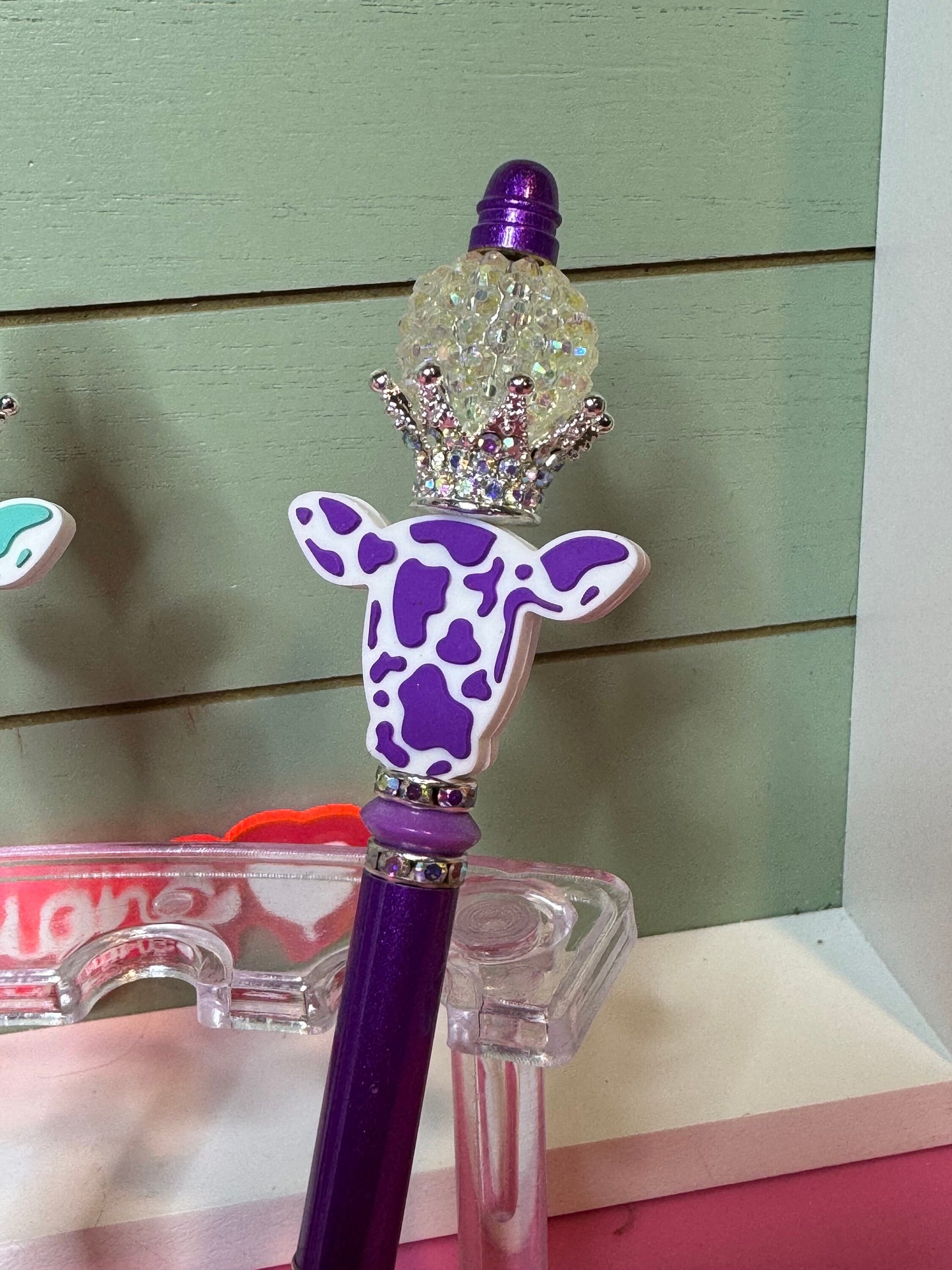 Cow, crown beaded twist pen, pink, purple or turquoise . cow silicone bead twist pen pink, purple or turquoise. Crown and bubblegum bead