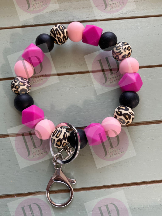 Beaded Bangle pink leopard /Keychain/beaded Bangle for her/pink Keychain/beaded pink leopard bangle bracelet wristlet