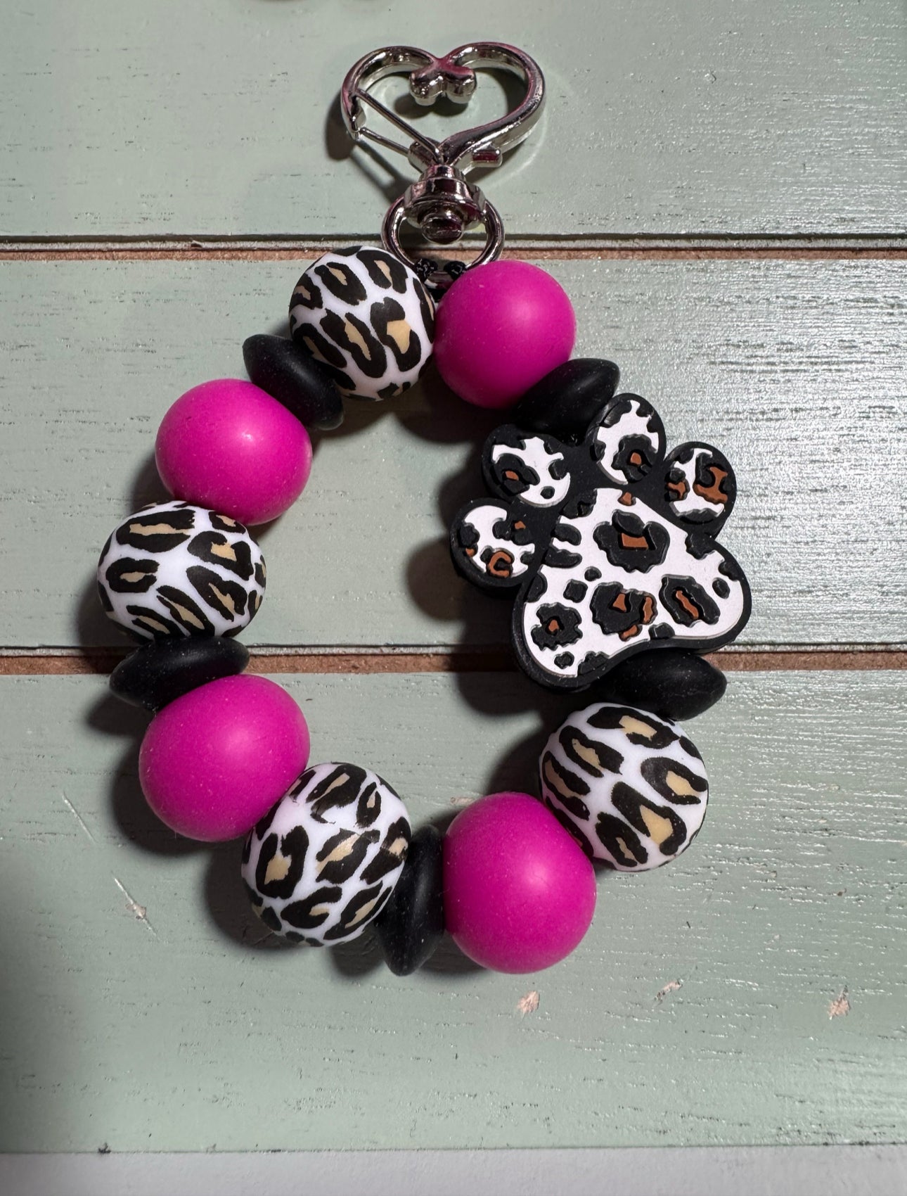 Beaded mini keychain, choice of design picture/ fur mama dangle keychain/ paw print keychain/ highland cow or butterfly keychain.  Heart shaped