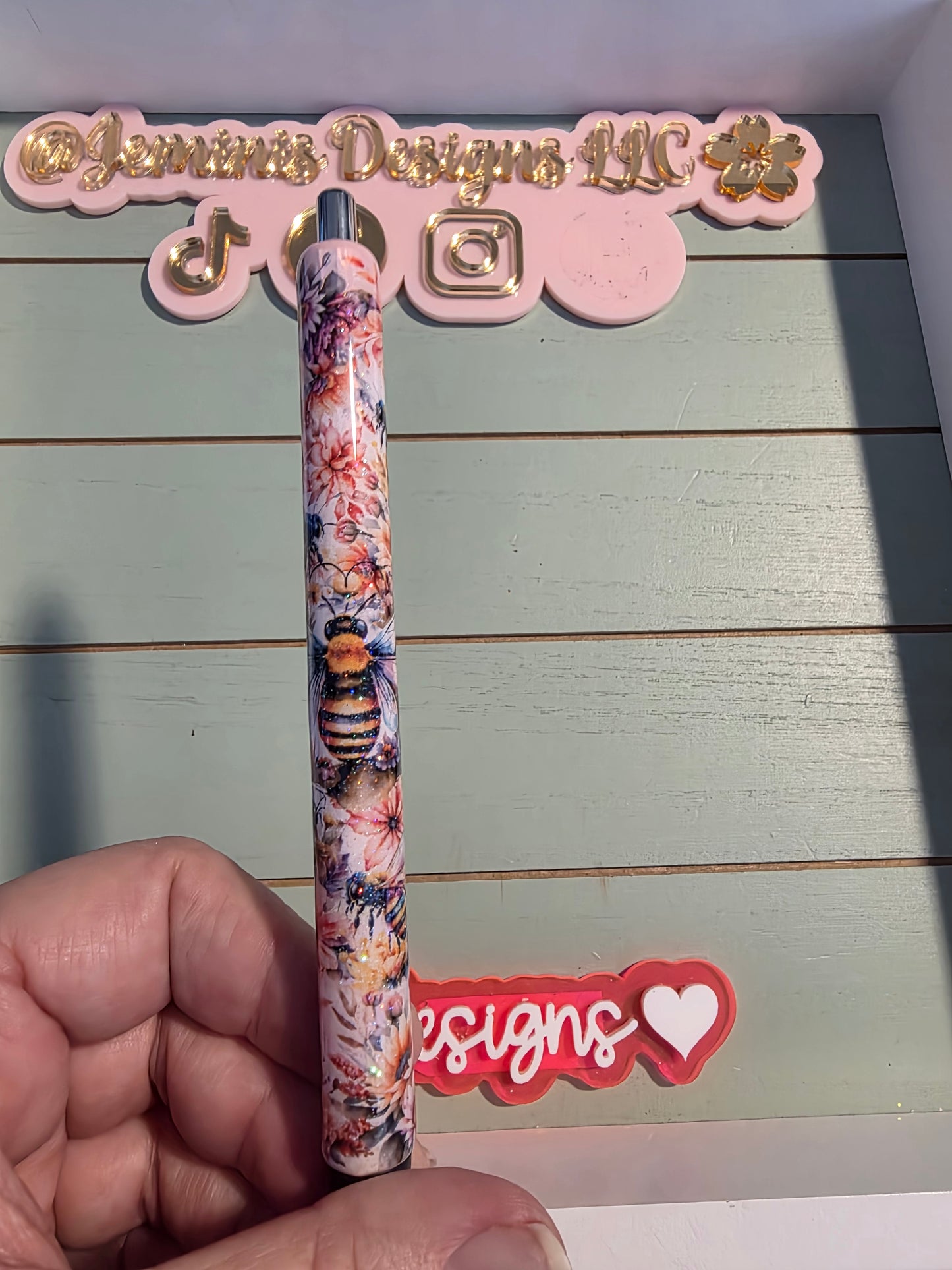 Bumble bee floral glitter pen, queen bee pen/ glitter bee pen