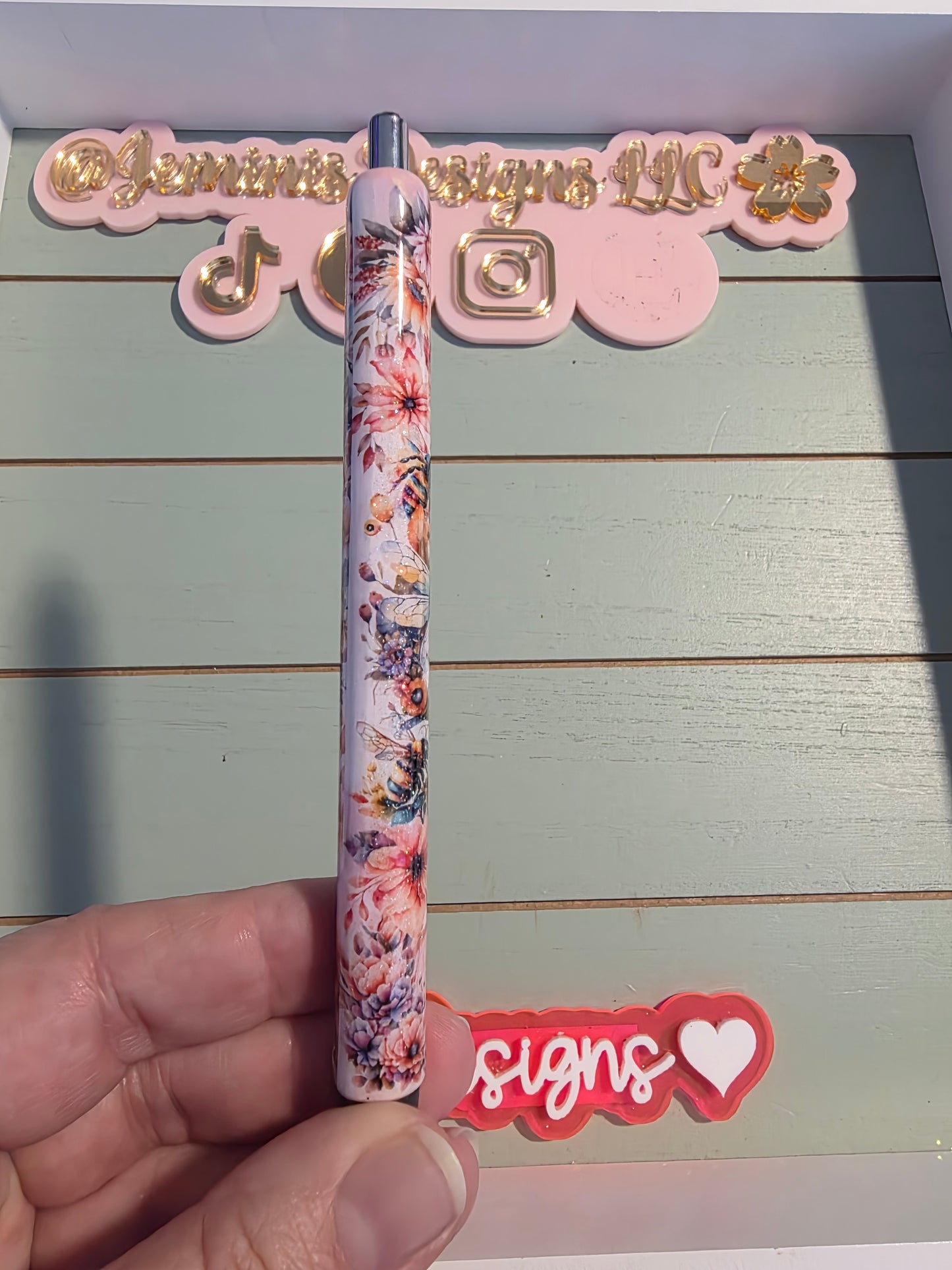 Bumble bee floral glitter pen, queen bee pen/ glitter bee pen