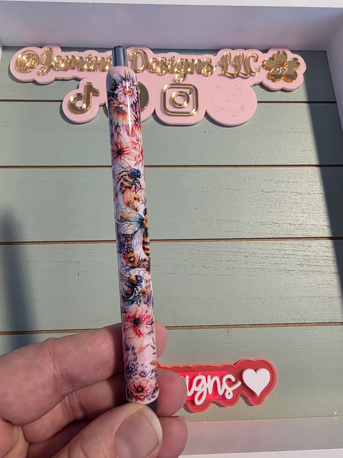 Bumble bee floral glitter pen, queen bee pen/ glitter bee pen
