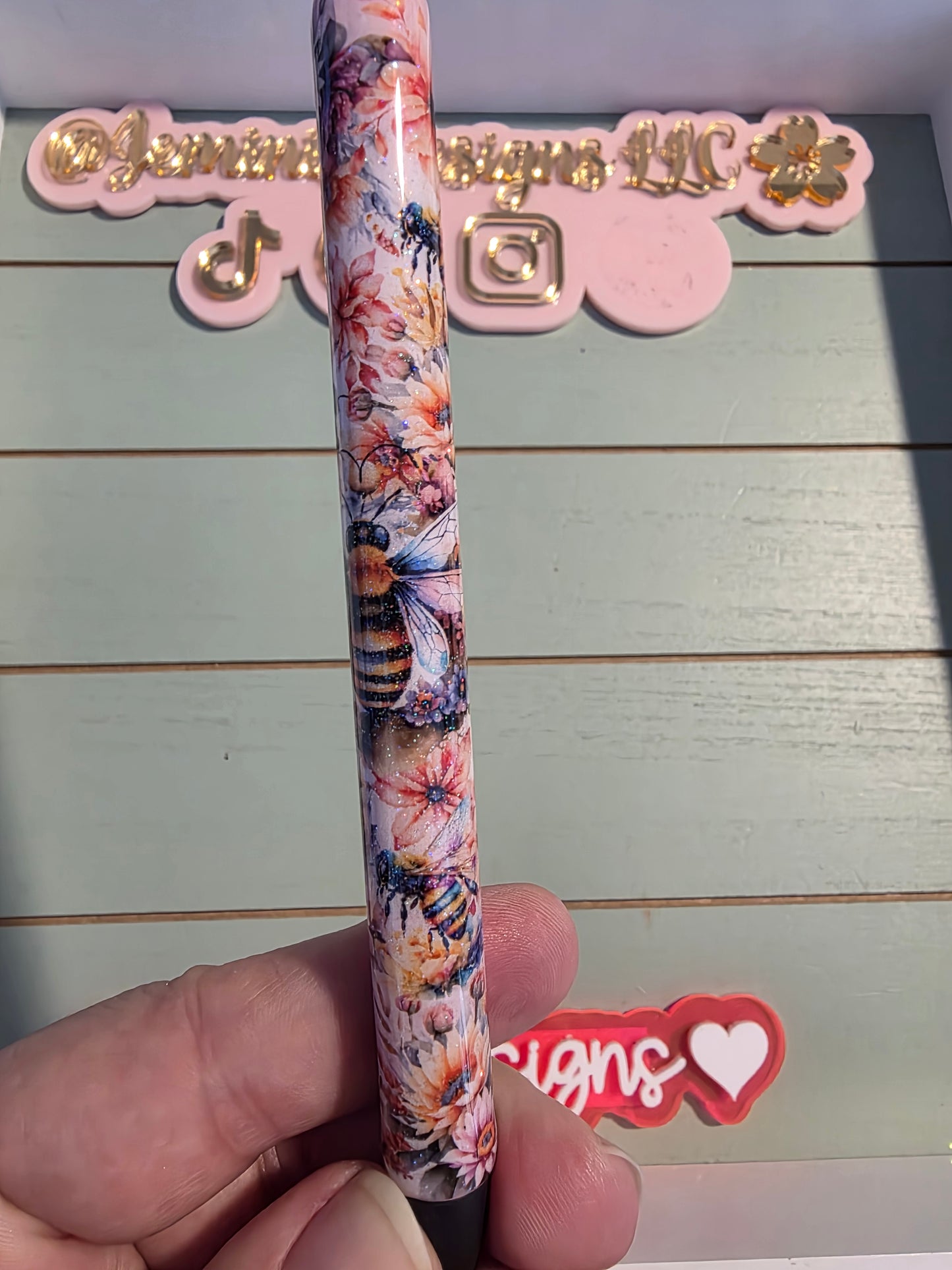 Bumble bee floral glitter pen, queen bee pen/ glitter bee pen