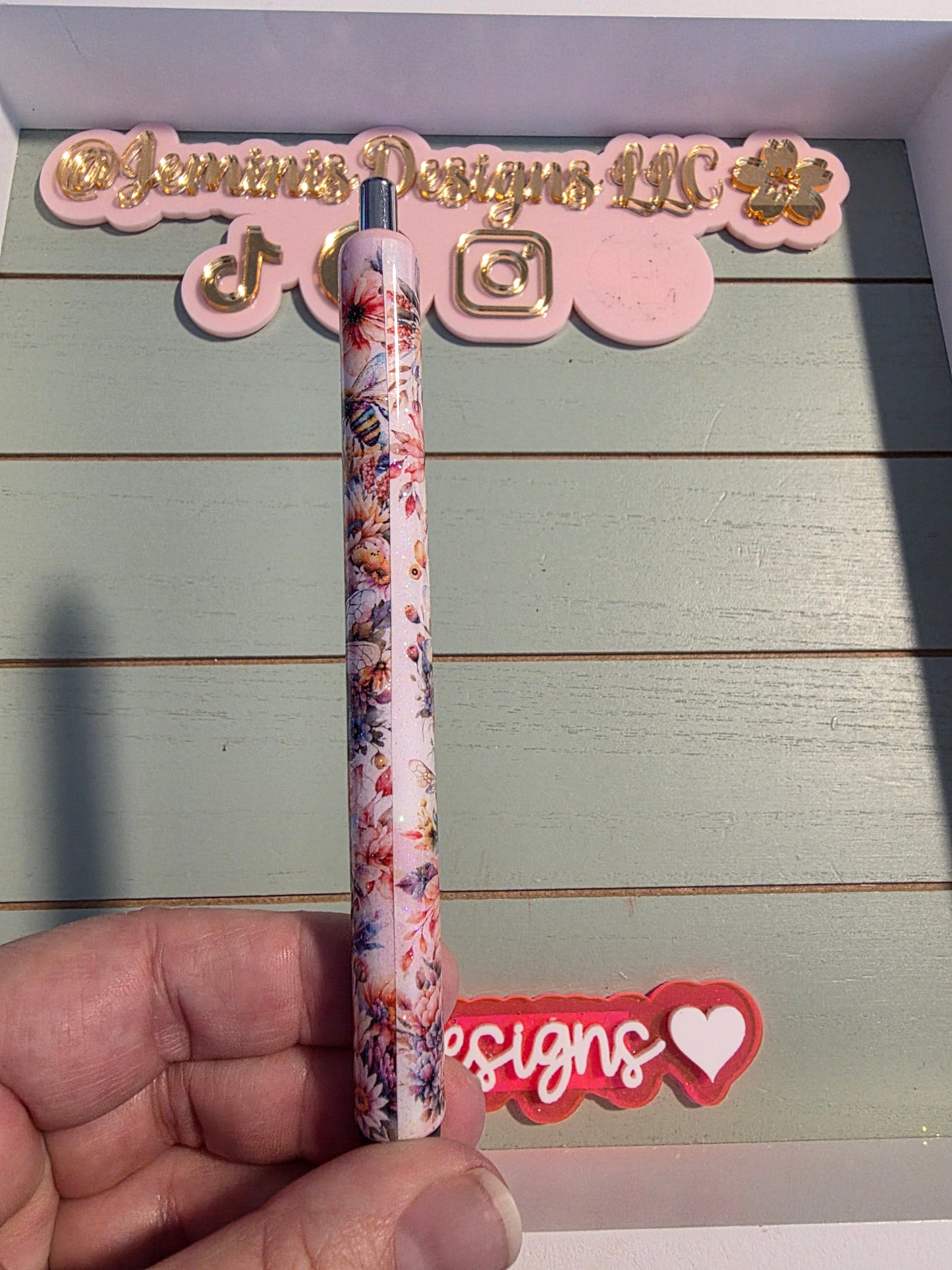 Bumble bee floral glitter pen, queen bee pen/ glitter bee pen